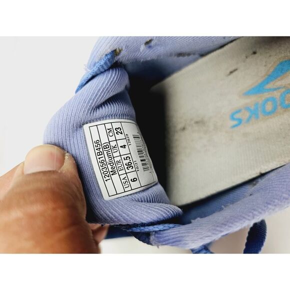 Brooks Women 6 Comfy footwear - Picture 2 of 10